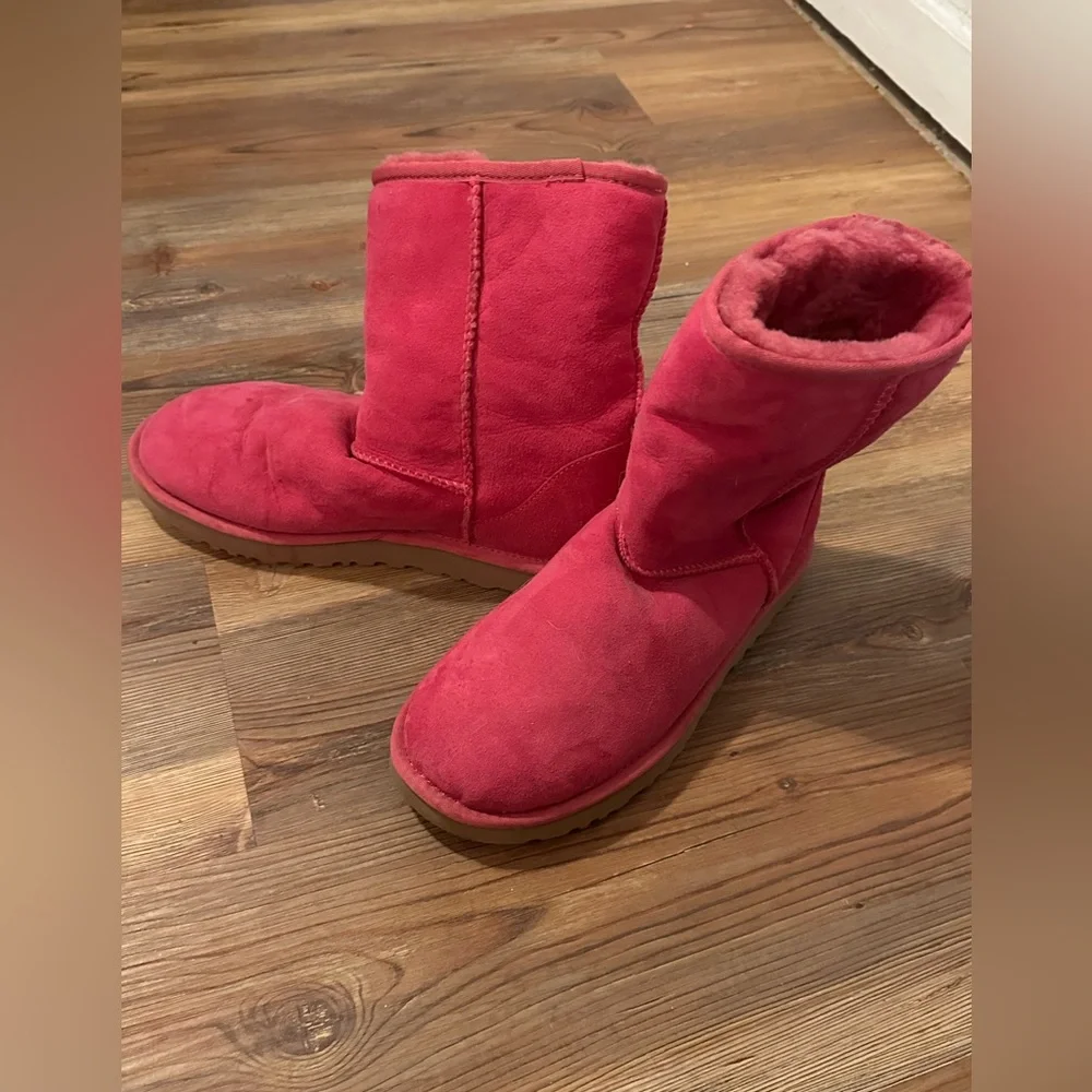 Pink uggs - Picture 2 of 4